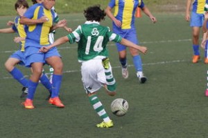 开云中国-中国足球国家队备战友谊赛调整战术策略，国足 友谊赛